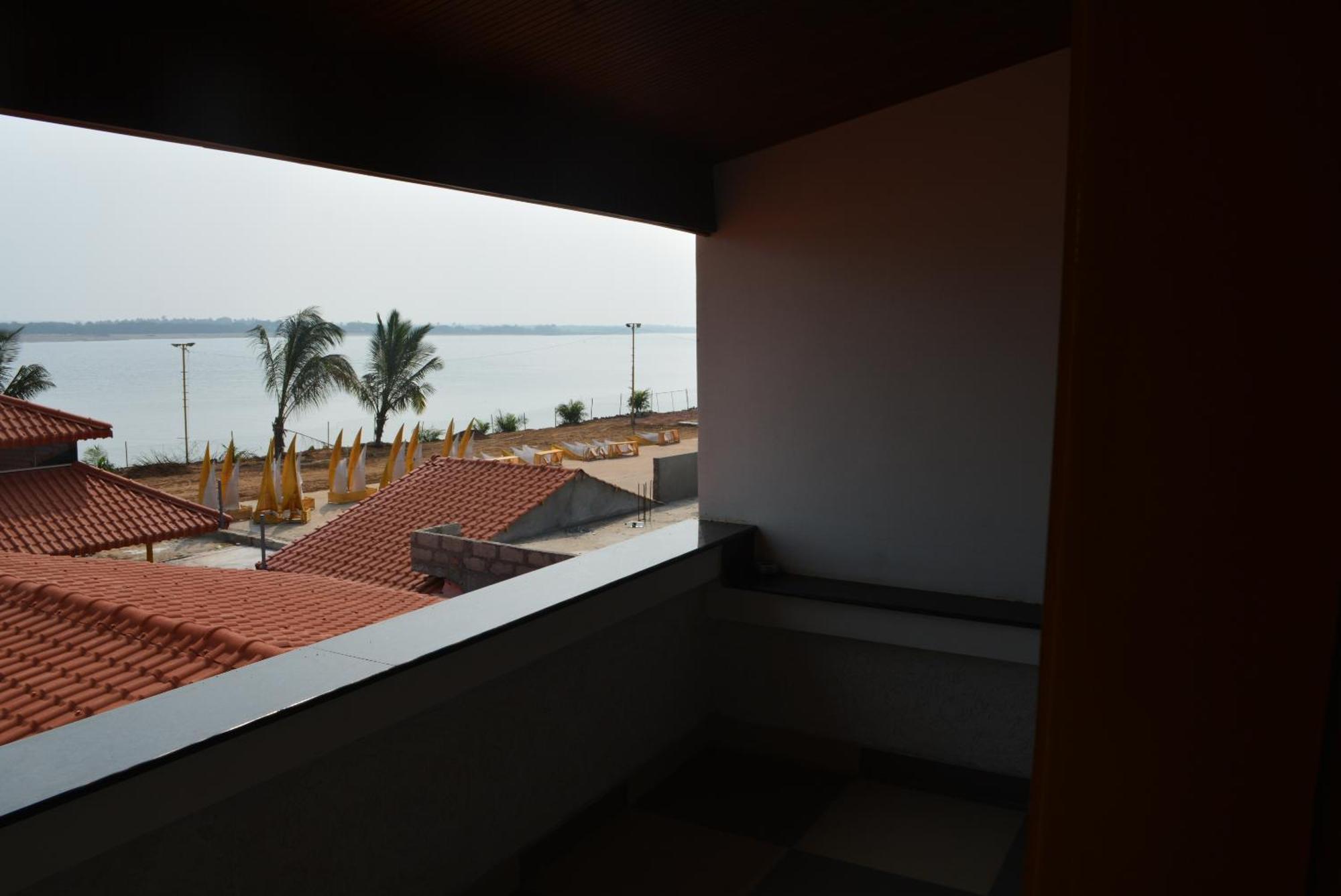 Yanam Resorts エクステリア 写真